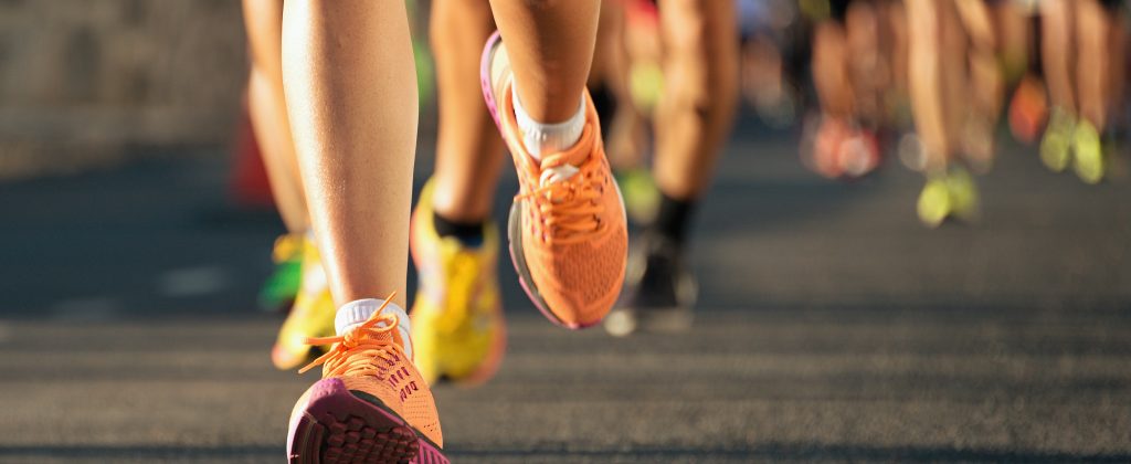 ¿Participarás en una carrera, maratón o medio maratón? ¡Prepárate bien!